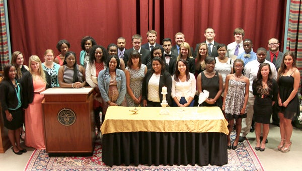 Chowan Honors College inductees pose for a photo