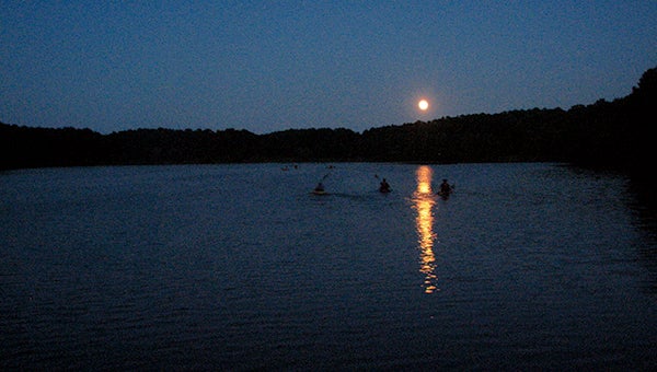 Hoffler Creek plans nighttime, eclipse kayak trips